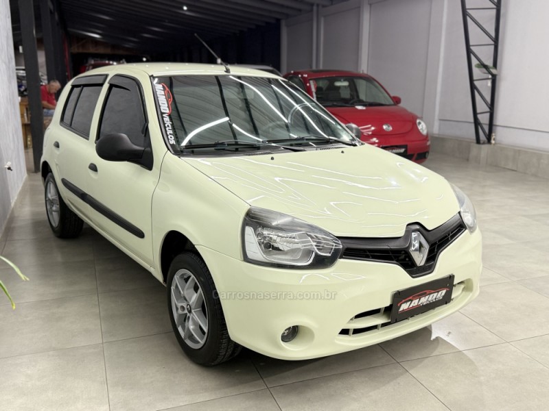 CLIO 1.0 EXPRESSION 16V FLEX 4P MANUAL - 2014 - SAPIRANGA