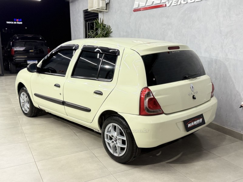 CLIO 1.0 EXPRESSION 16V FLEX 4P MANUAL - 2014 - SAPIRANGA