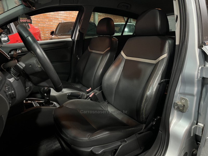 VECTRA 2.0 MPFI GT-X HATCH 8V FLEX 4P MANUAL - 2011 - BENTO GONçALVES