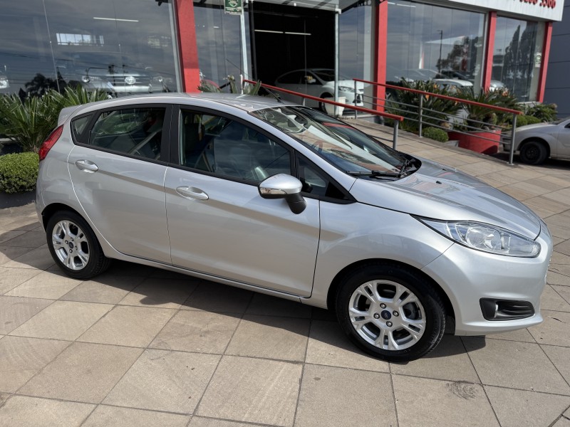 FIESTA 1.6 SE HATCH 16V FLEX 4P AUTOMÁTICO - 2015 - FARROUPILHA