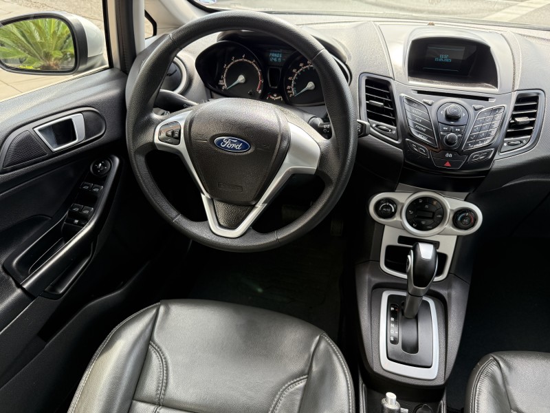 FIESTA 1.6 SE HATCH 16V FLEX 4P AUTOMÁTICO - 2015 - FARROUPILHA