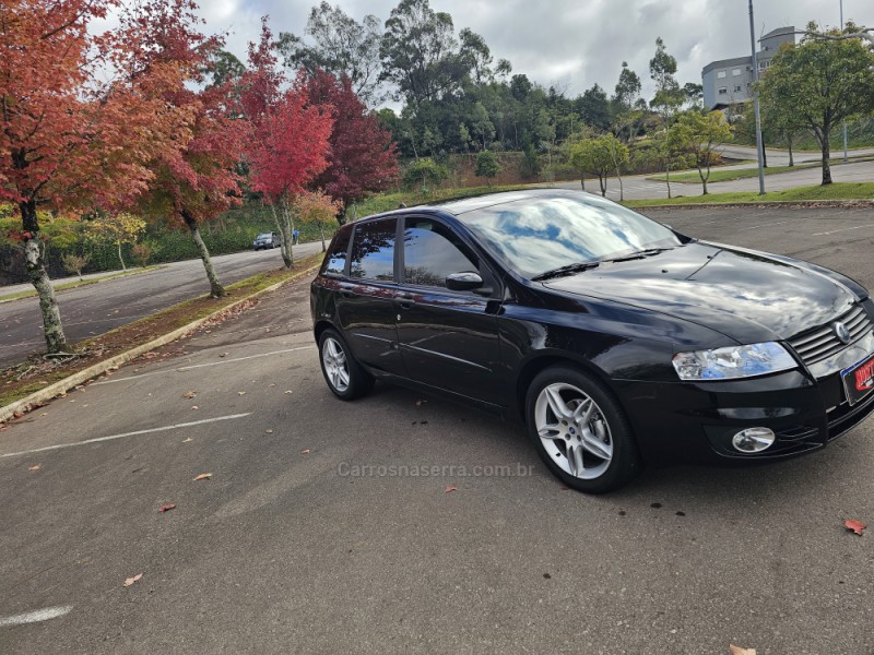STILO 1.8 MPI 8V GASOLINA 4P MANUAL - 2004 - BENTO GONçALVES