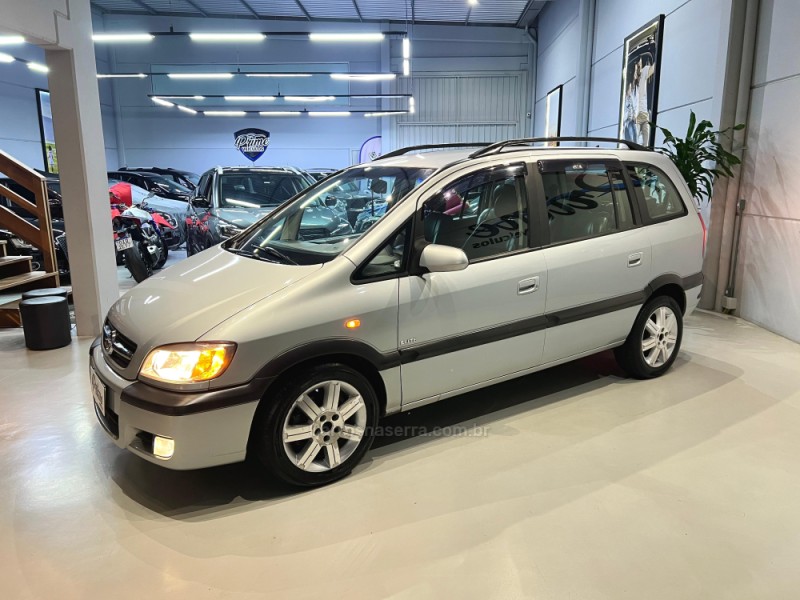 ZAFIRA 2.0 MPFI ELITE 8V FLEX 4P MANUAL - 2010 - ESTâNCIA VELHA