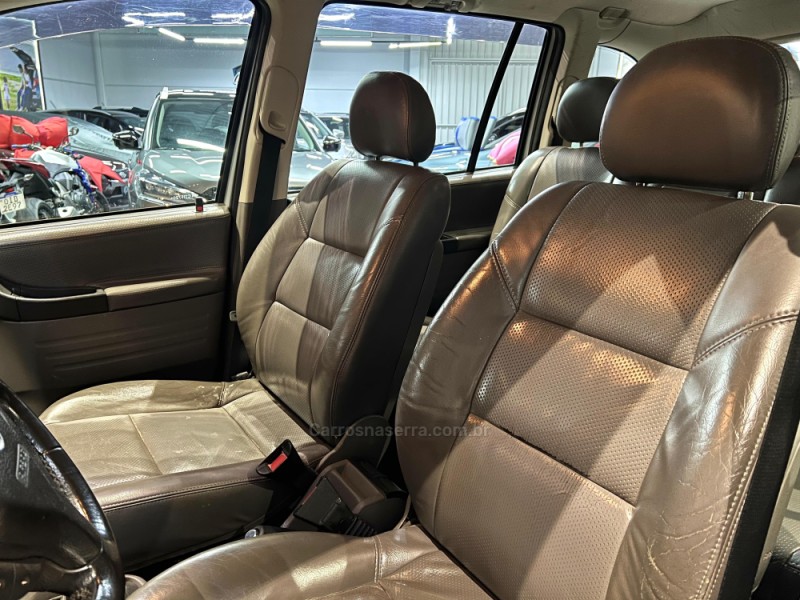 ZAFIRA 2.0 MPFI ELITE 8V FLEX 4P MANUAL - 2010 - ESTâNCIA VELHA
