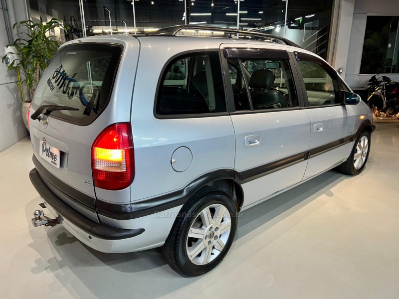 ZAFIRA 2.0 MPFI ELITE 8V FLEX 4P MANUAL - 2010 - ESTâNCIA VELHA
