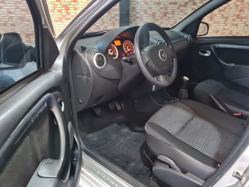SANDERO 1.6 STEPWAY 16V FLEX 4P MANUAL - 2009 - FARROUPILHA