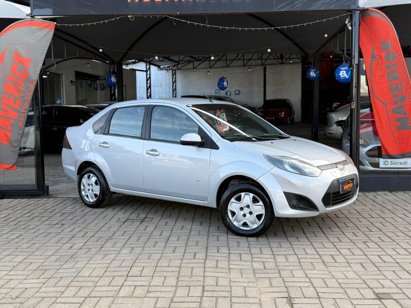 FIESTA 1.6 ROCAM SE SEDAN 8V FLEX 4P MANUAL - 2014 - LAGOA VERMELHA