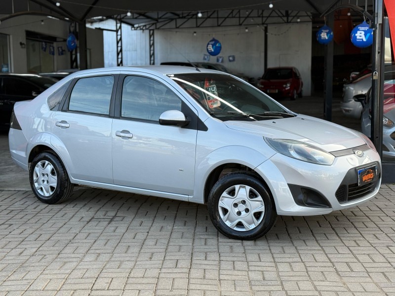 FIESTA 1.6 ROCAM SE SEDAN 8V FLEX 4P MANUAL - 2014 - LAGOA VERMELHA