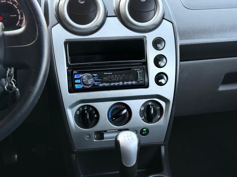 FIESTA 1.6 ROCAM SE SEDAN 8V FLEX 4P MANUAL - 2014 - LAGOA VERMELHA