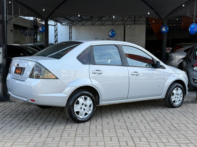FIESTA 1.6 ROCAM SE SEDAN 8V FLEX 4P MANUAL - 2014 - LAGOA VERMELHA