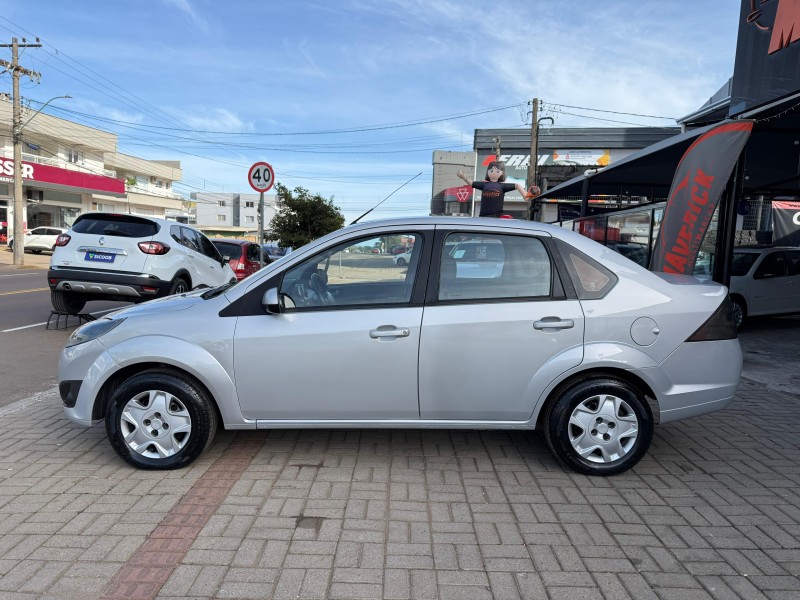 FIESTA 1.6 ROCAM SE SEDAN 8V FLEX 4P MANUAL - 2014 - LAGOA VERMELHA