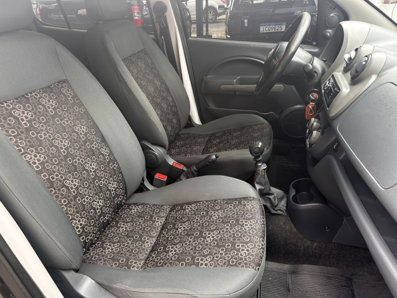UNO 1.0 EVO VIVACE 8V FLEX 4P MANUAL - 2013 - CANELA
