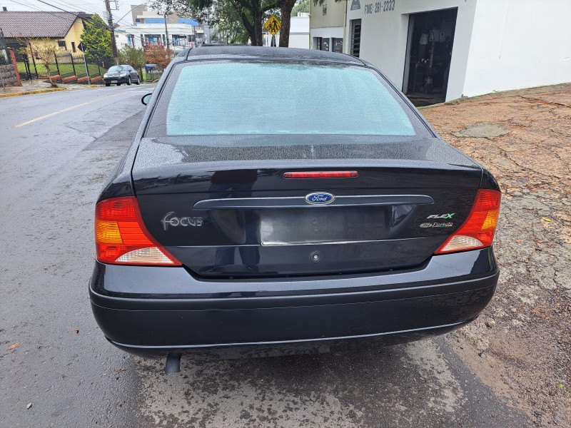FOCUS 1.6 GLX SEDAN 8V FLEX 4P MANUAL - 2008 - FARROUPILHA