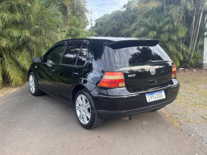 GOLF 1.6 8V GASOLINA 4P MANUAL - 2005 - FELIZ