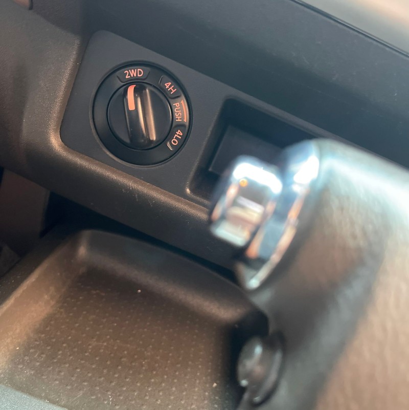 FRONTIER 2.5 SV ATTACK 4X4 CD TURBO ELETRONIC DIESEL 4P AUTOMÁTICO - 2015 - PORTãO