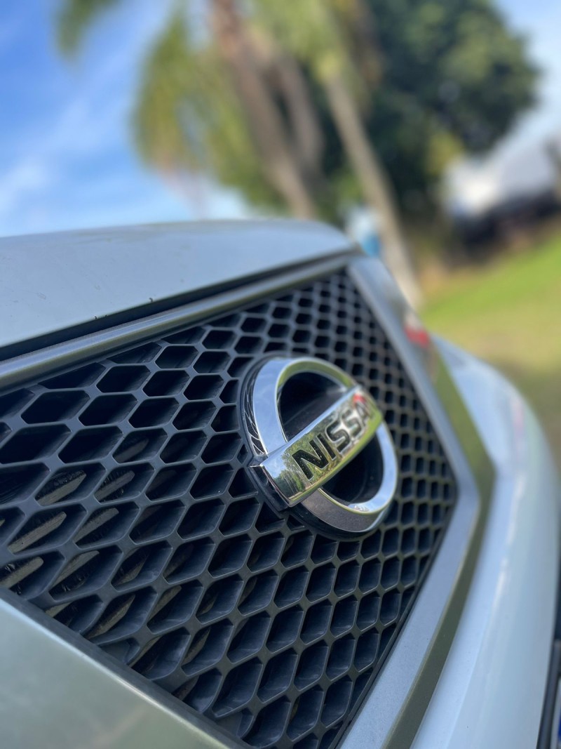 FRONTIER 2.5 SV ATTACK 4X4 CD TURBO ELETRONIC DIESEL 4P AUTOMÁTICO - 2015 - PORTãO