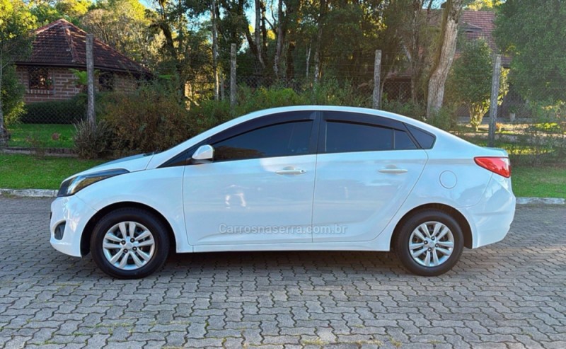 HB20S 1.0 COMFORT 12V FLEX 4P MANUAL - 2015 - CANELA