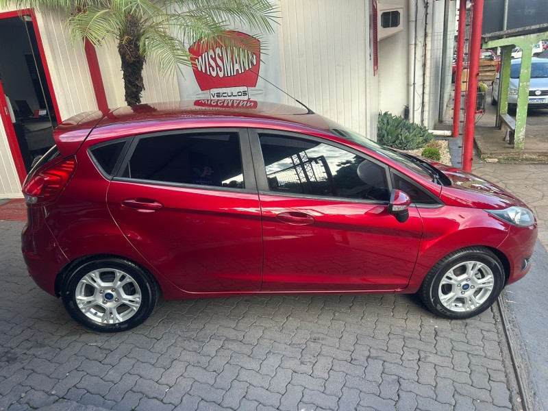 FIESTA 1.6 SEL HATCH 16V FLEX 4P MANUAL - 2017 - TRêS COROAS
