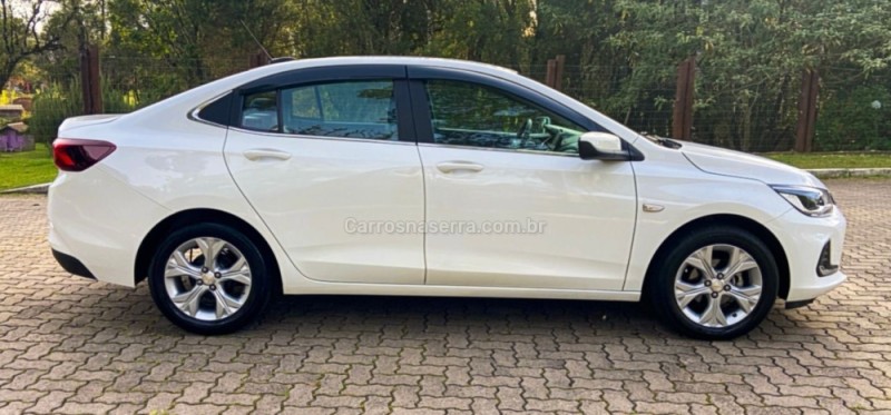 ONIX 1.0	PREMIER PLUS 12V TURBO FLEX 4P AUTOMÁTICO - 2021 - CANELA