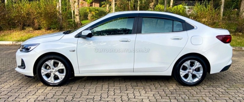 ONIX 1.0	PREMIER PLUS 12V TURBO FLEX 4P AUTOMÁTICO - 2021 - CANELA