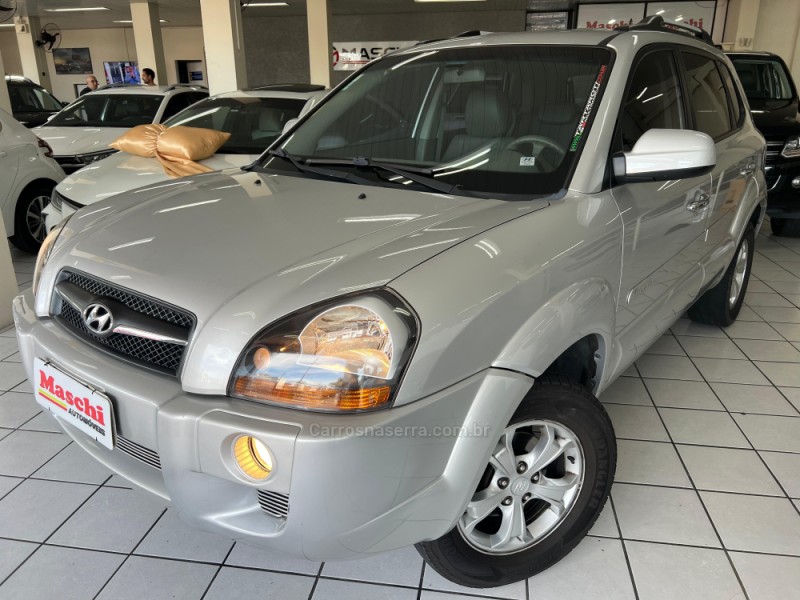 TUCSON 2.0 MPFI GL 16V 142CV 2WD GASOLINA 4P AUTOMÁTICO
