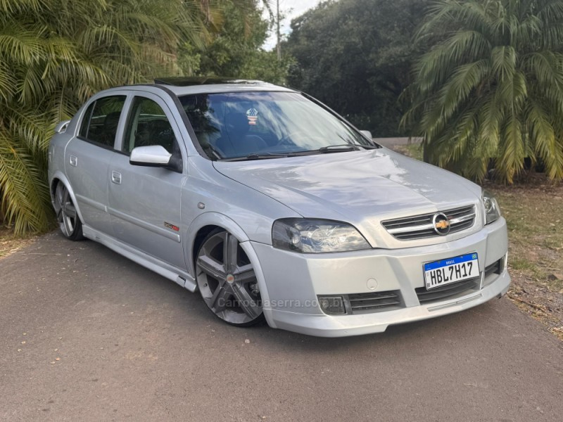 ASTRA 2.0 SFI GSI 16V GASOLINA 4P MANUAL - 2004 - FELIZ