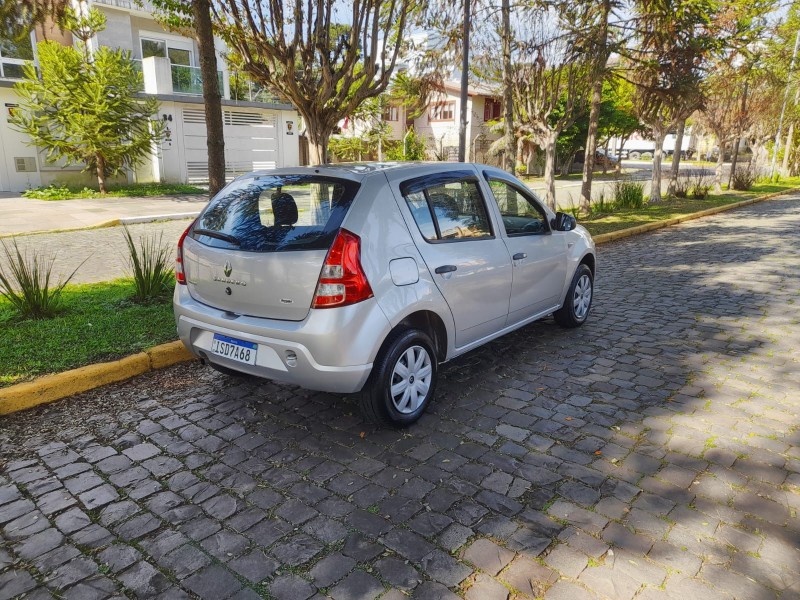 SANDERO 1.0 AUTHENTIQUE 16V FLEX 4P MANUAL - 2012 - FARROUPILHA