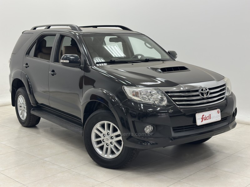 HILUX SW4 3.0 SRV 4X4 7 LUGARES 16V TURBO INTERCOOLER DIESEL 4P AUTOMÁTICO - 2012 - SANTA CRUZ DO SUL