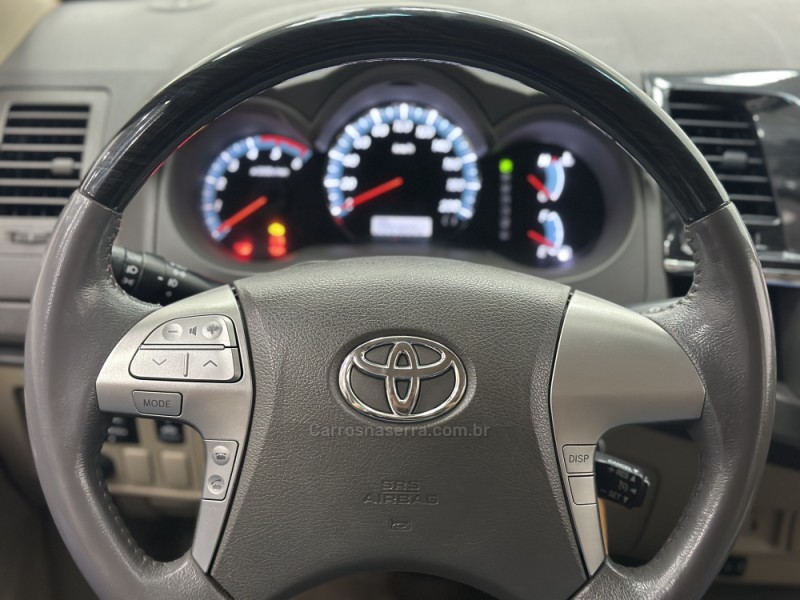 HILUX SW4 3.0 SRV 4X4 7 LUGARES 16V TURBO INTERCOOLER DIESEL 4P AUTOMÁTICO - 2012 - SANTA CRUZ DO SUL
