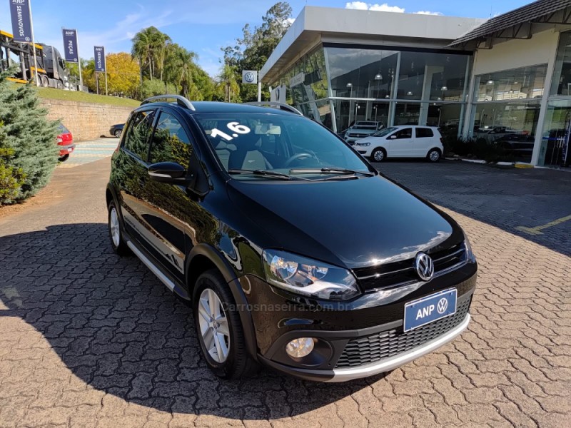 CROSSFOX 1.6 MI FLEX 8V 4P MANUAL - 2011 - NOVA PETRóPOLIS