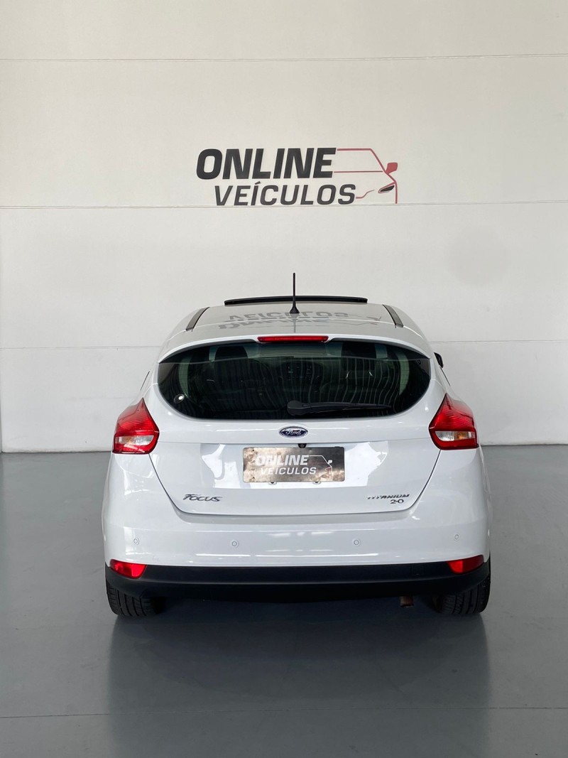 FOCUS 2.0 TITANIUM PLUS FASTBACK 16V FLEX 4P AUTOMÁTICO - 2017 - FARROUPILHA