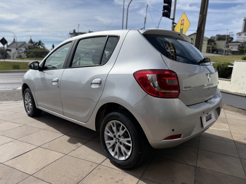 SANDERO 1.6 EXPRESSION 8V FLEX 4P MANUAL - 2015 - FARROUPILHA