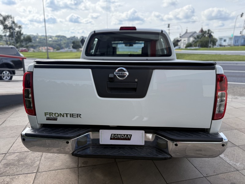 FRONTIER 2.5 S 4X4 CD TURBO ELETRONIC DIESEL 4P MANUAL - 2016 - FARROUPILHA