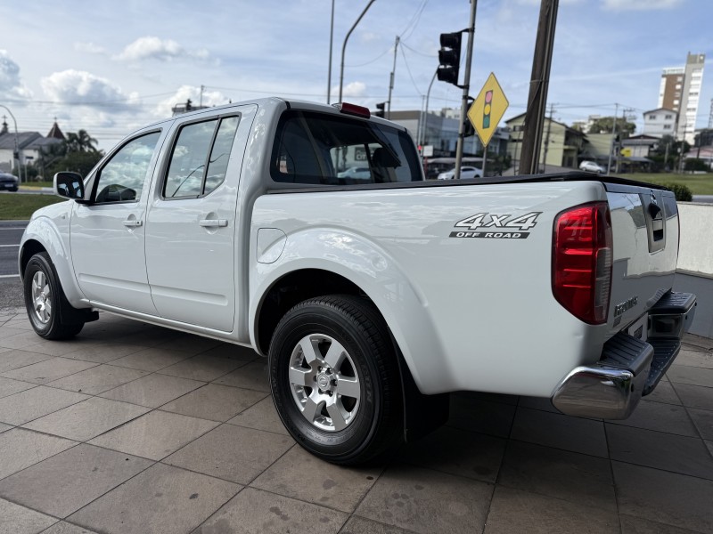 FRONTIER 2.5 S 4X4 CD TURBO ELETRONIC DIESEL 4P MANUAL - 2016 - FARROUPILHA