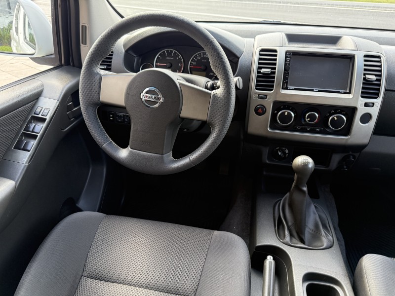 FRONTIER 2.5 S 4X4 CD TURBO ELETRONIC DIESEL 4P MANUAL - 2016 - FARROUPILHA