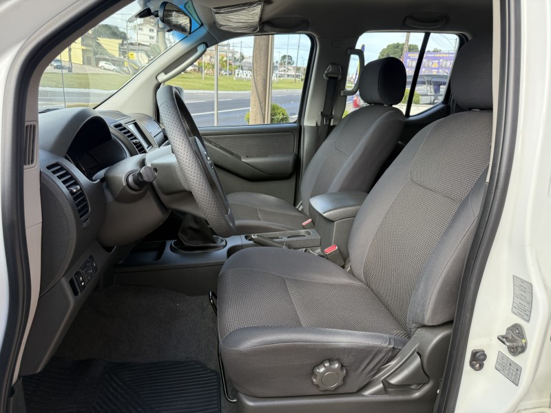 FRONTIER 2.5 S 4X4 CD TURBO ELETRONIC DIESEL 4P MANUAL - 2016 - FARROUPILHA