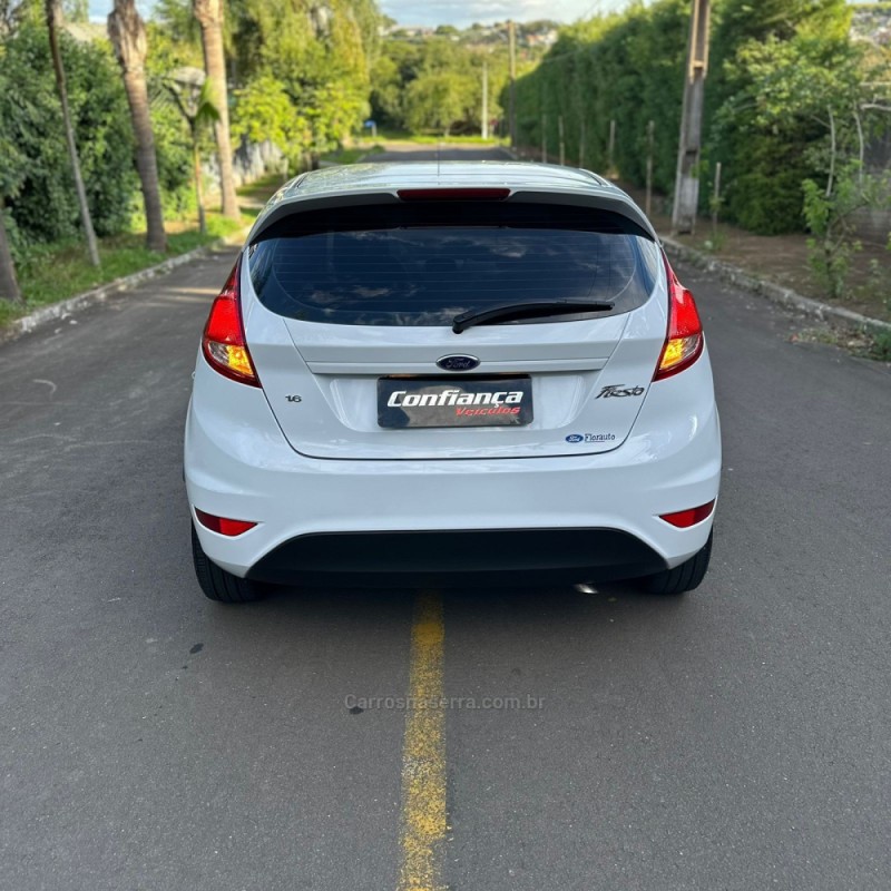 FIESTA 1.6 SE STYLE HATCH 16V FLEX 4P MANUAL - 2015 - CAMPO BOM