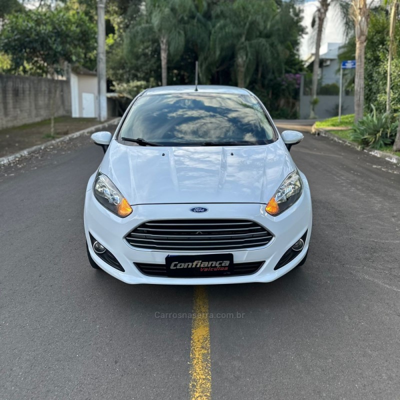 FIESTA 1.6 SE STYLE HATCH 16V FLEX 4P MANUAL - 2015 - CAMPO BOM