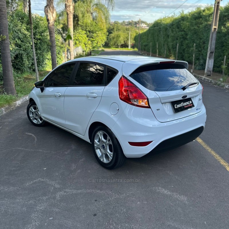 FIESTA 1.6 SE STYLE HATCH 16V FLEX 4P MANUAL - 2015 - CAMPO BOM