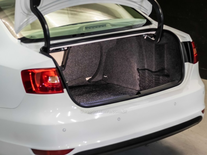 JETTA 2.0 COMFORTLINE FLEX 4P TIPTRONIC - 2013 - CAXIAS DO SUL