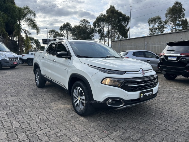 TORO 2.0 16V VOLCANO AT9 4X4 FLEX 4P AUTOMÁTICO - 2018 - FARROUPILHA