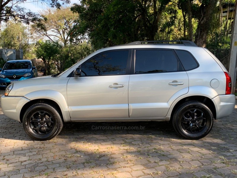 TUCSON 2.0 MPFI GLS 16V 143CV 2WD FLEX 4P AUTOMÁTICO - 2013 - SAPIRANGA