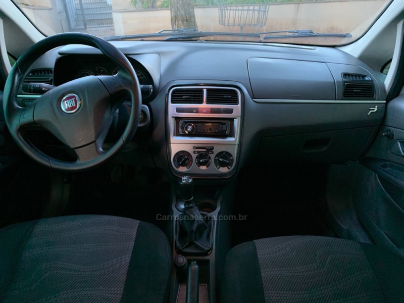 PUNTO 1.4 ATTRACTIVE 8V FLEX 4P MANUAL - 2011 - SAPIRANGA
