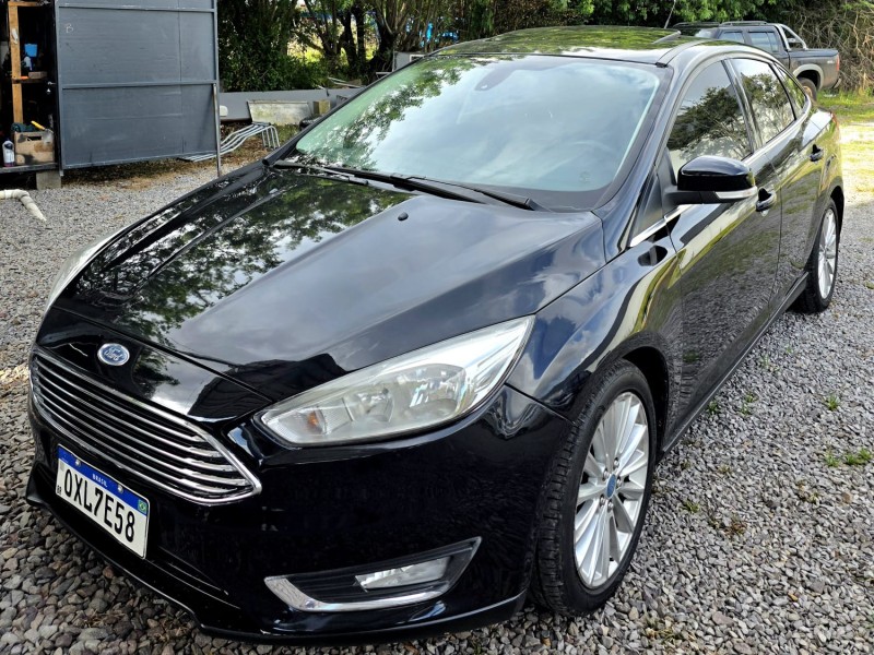focus 2.0 titanium sedan 16v flex 4p automatico 2017 farroupilha