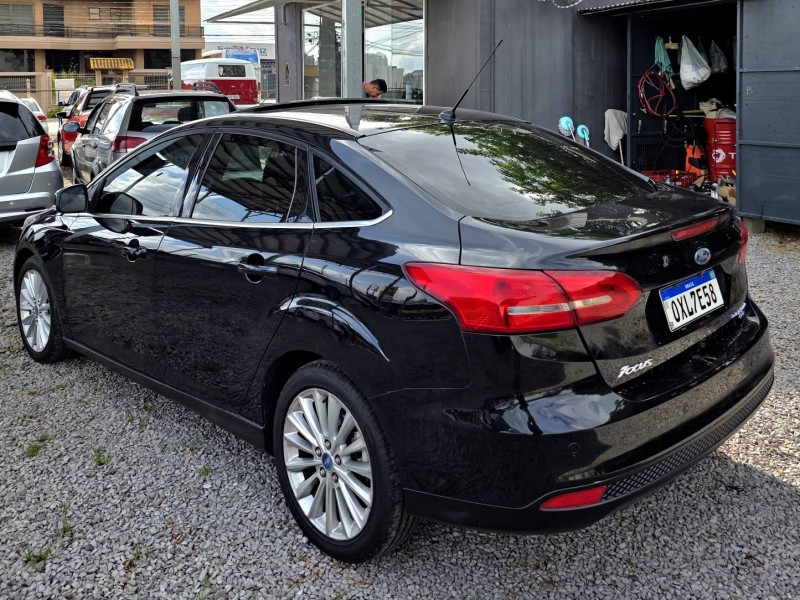 FOCUS 2.0 TITANIUM SEDAN 16V FLEX 4P AUTOMÁTICO - 2017 - FARROUPILHA