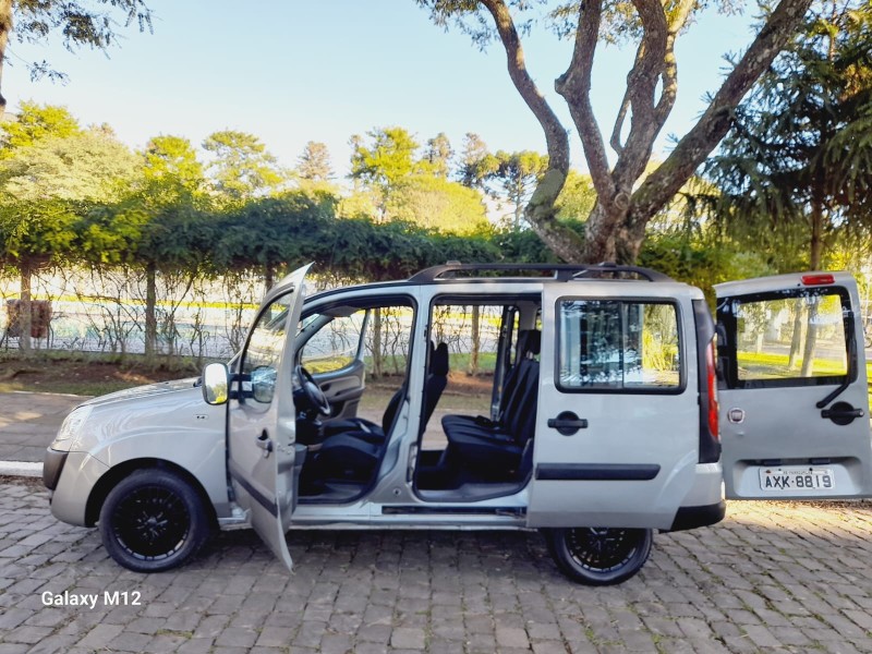 DOBLÓ 1.4 MPI ATTRACTIVE 8V FLEX 4P MANUAL - 2013 - FARROUPILHA