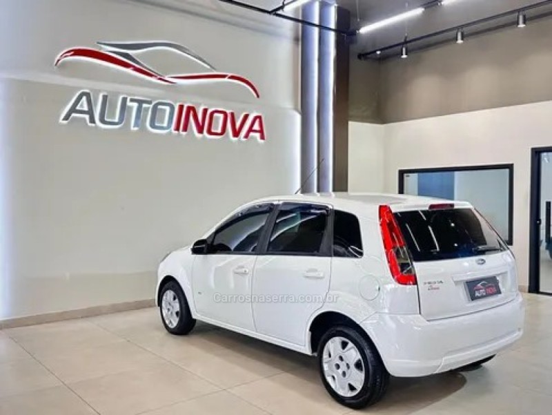 FIESTA 1.0 SE 8V FLEX 4P MANUAL - 2014 - IVOTI