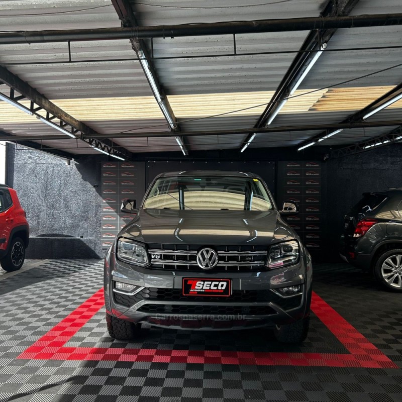 AMAROK 3.0 V6 TDI HIGHLINE CD DIESEL 4MOTION AUTOMÁTICO - 2018 - PASSO FUNDO