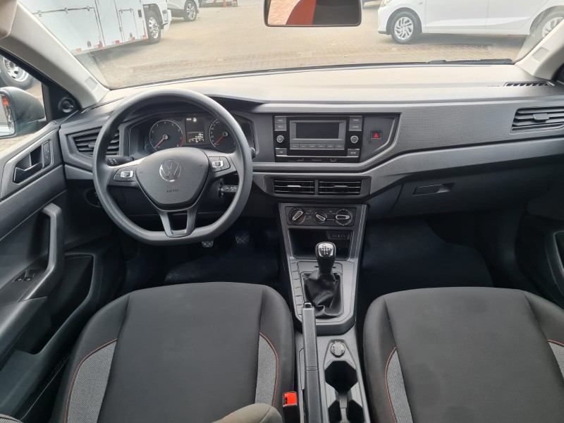 POLO 1.0 MPI TRACK 4P MANUAL - 2024 - CANELA