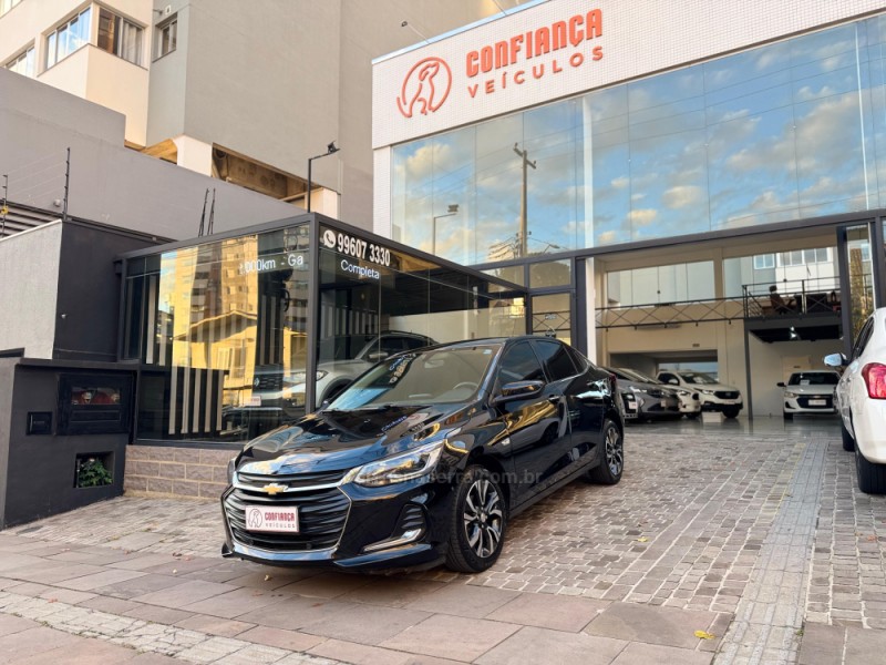 ONIX 1.0	PREMIER PLUS 8V TURBO FLEX 4P AUTOMÁTICO - 2023 - BENTO GONçALVES